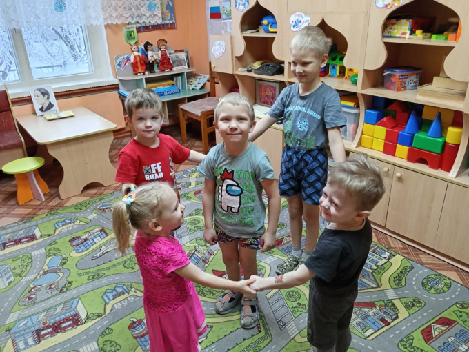 Сегодня в группе у нас именинник! Сегодня в группе у нас именинник!.